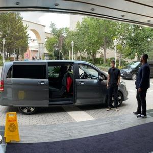 Transporte de personas y Bodyguard Mercedes clase V 04